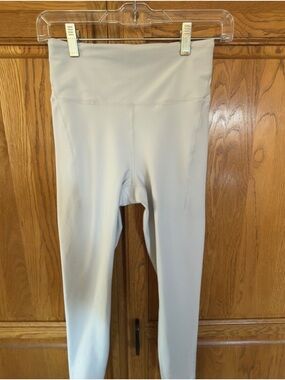 Athleta Pacesetter 7/8 legging NWOT!